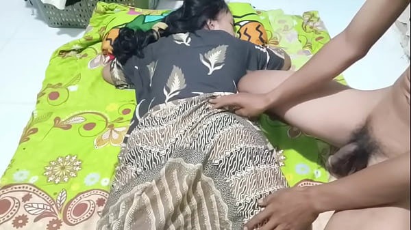 Fucking Mrs. Ratna, a lonely wife