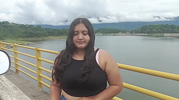 Girl dumped by her boyfriend is helped by a stranger,