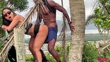 ADVENTUROUS COUPLE FUCKING OUTDOORS AND CUMMING A LOT (Complete in