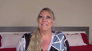 Desperate Amateurs Venus and Foxxxy get their big tits and