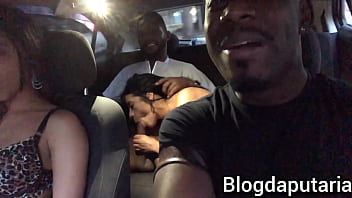 Couple makes up to fuck inside the couple's car, fucking