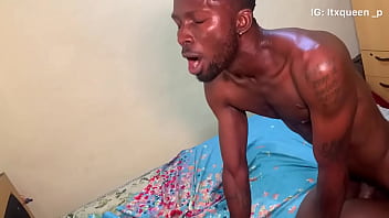 Itxqueen could not resist her boyfriend black cock n her