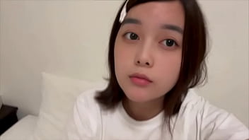 A perverted female college student masturbates with a pussy-sucking toy