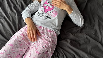 Horny teen in pajama masturbate fingering pussy squirting and get