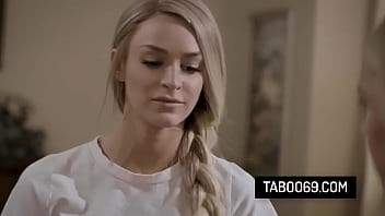 Horny boyfriend seduces and fuck her girlfriends stepmom - Sarah