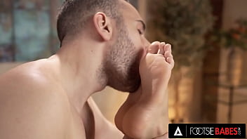 FOOTSIE BABES - Hot Teen Lana Roy Gets Her Pretty