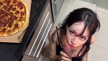 GIRLFRIEND GETS JEALOUS OF MY PIZZA AND WANTS TO FUCK