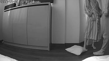 Wife cheats on her husband with his best homemade.