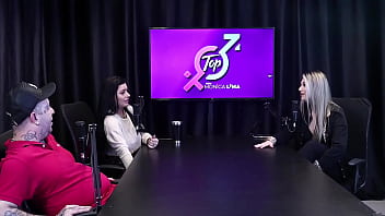 Melody Antunes learns from Monica Lima how to be a