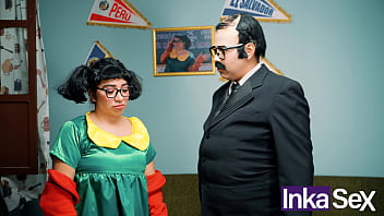 El Chibolo 18 - Don Panz&oacute;n collects the rent by