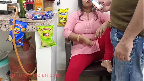 Mumbai Shopkeeper seduce a poor women for borrow xxx porn