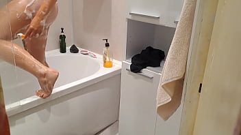 Spying for my teen step sister and jerking off. Hope