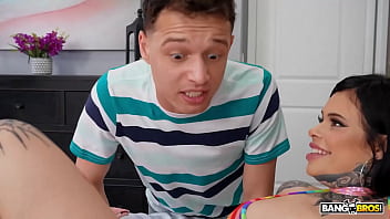 BANGBROS - Blonde Babe Luna Luxe Gets On A Bus