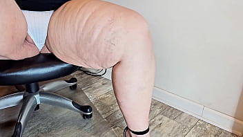 I jerk off the delivery man cum  on the