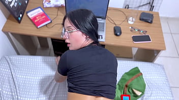 I punched the young gamer's pussy while she played