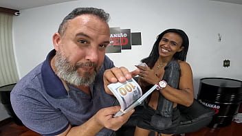 Milf India Juju accepts the $10,000 challenge to put Tikinho