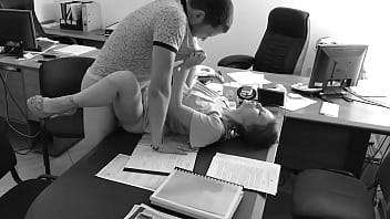 The boss fucks his tiny secretary on the office table