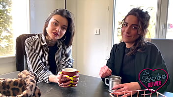 Crystal and Man&eacute;a, two naughty girls who love sex