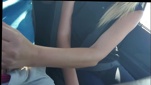 Hot babe hitchiker sucking my dick to the motel before