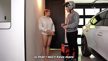 Miss, could you rate my service with 5 stars? -