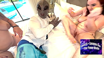 Cosmic Seduction: Alien Hunts Peach and Savanna