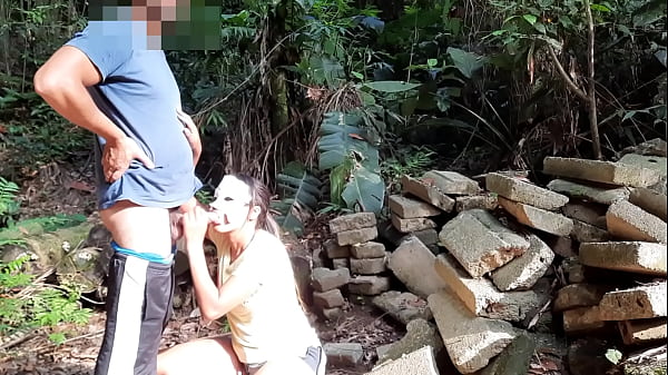 Prostitute in the bush paying blowjob and giving anus 10