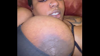 GAVE HER A HUGE CREAMPIE WHILE SHE LOOKS ME IN