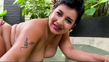 Curvy teen slut is unfaithful to her boyfriend with a