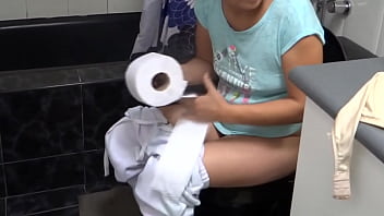 First time we masturbate with stepson and he cums on