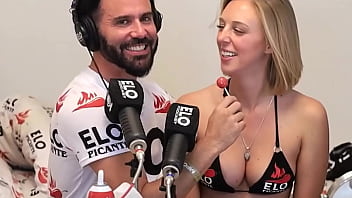 Lovely Lo in the preview of the spicy room