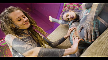 Alt Queen Gets Her Ass Opened Up