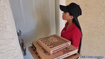 Two horny teens ordered some pizza and fucked this sexy