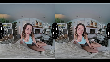 UP CLOSE VR - All-Natural Chanel Camryn Has MULTIPLE QUIVERING