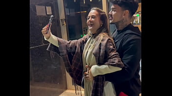 I met a hot guy at the pagode, took him