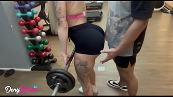 I had sex with the hottest blonde in the gym.