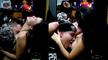 Ruan and Everton Olivrs Suck Natasha Steffens' breasts really well,