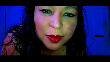 Mature big ass (MILF) giving a blowjob. Sucking dick doggystyle