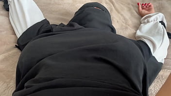 Arab cleaning lady aroused client with her tight pussy and