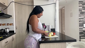 Stepmom tries to make breakfast and ends up eating her