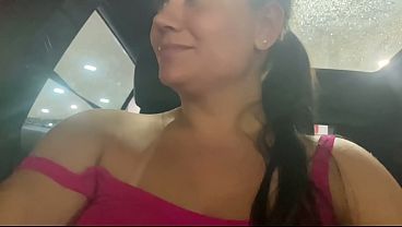 MARIDO SAI COM ESPOSA A PROCURA DE UM COMEDOR DESCONHECIDO