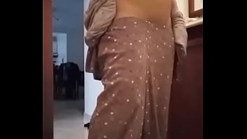 I told my neighbor to show me her tits