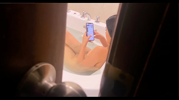 SPYING ON MY NAKED SISTER IN A BATHTUB AND REALIZES
