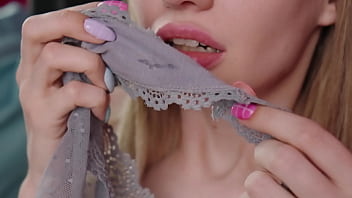 Kira Loster Feet sniffing and kissing