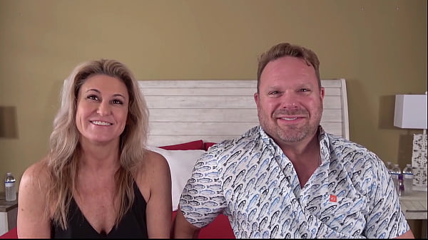 Desperate Amateurs hot big tit milfs and college age babes