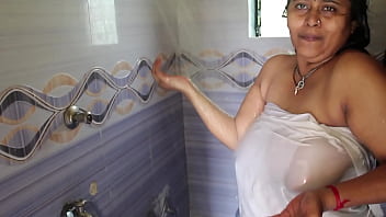 Desi big bOObs aunty part 