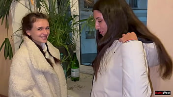 Two guys accidentally picked up some cute girls and didn&rsquo;t