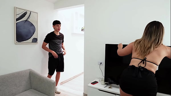 I FUCK MY SEXY EMPLOYEE WHILE MY WIFE IS AWAY,