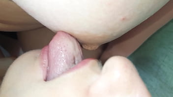 I comfort my roommate who was dumped by boyfriend -