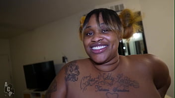 Neighborhood Plumber Fucks Married Women After She Calls For His