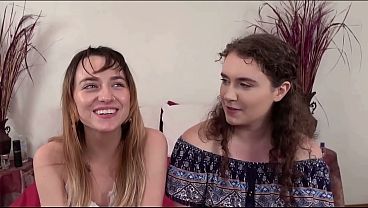 Desperate Amateurs hot sexy college babes getting their tight pussies